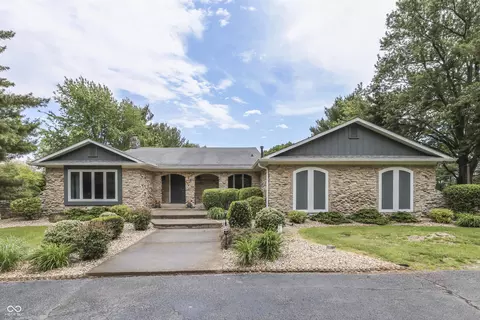 69 E Maple Dr, Franklin, IN 46131