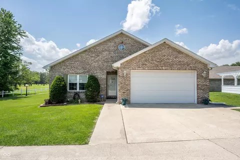 5584 Sandy Creek Dr N, Seymour, IN 47274