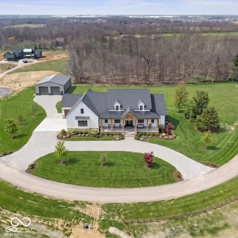 4852 Homestead Ct, Zionsville, IN 46077