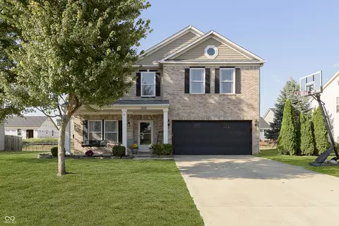 1216 King Maple Dr, Greenfield, IN 46140