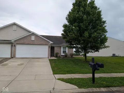 6407 Emerald Springs Dr, Indianapolis, IN 46221