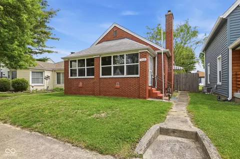 145 S 11th Ave, Beech Grove, IN 46107