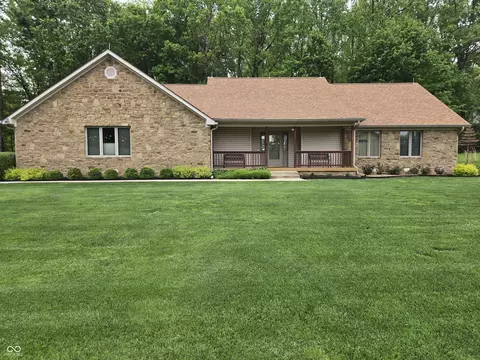 3717 Edgewood Rd, Martinsville, IN 46151
