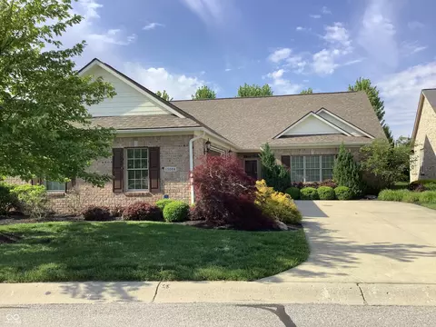 15524 Mission Hills Dr, Carmel, IN 46033