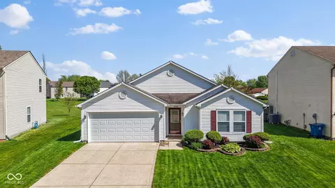 14301 Weeping Cherry Dr, Fishers, IN 46038