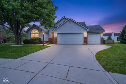 12675 Adirondack Ct, Fishers, IN 46037