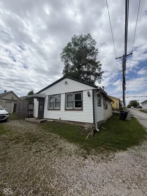 48-50 E 12 E Main St, Mooresville, IN 46158