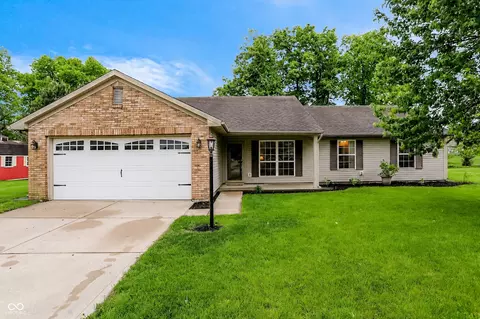 5165 Pine Hill Dr, Noblesville, IN 46062