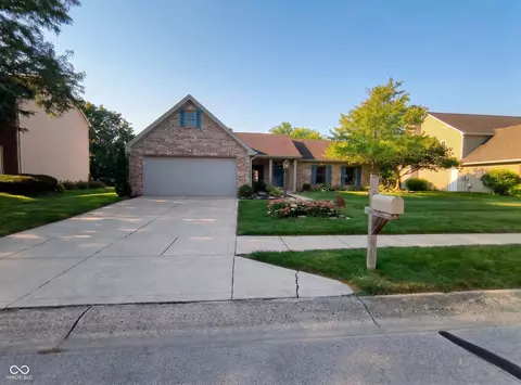 7715 Heather Ln, Fishers, IN 46038