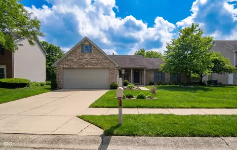 7715 Heather Ln, Fishers, IN 46038