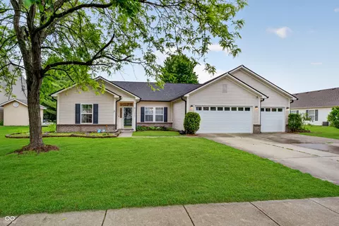 16863 Peach Ln, Noblesville, IN 46062