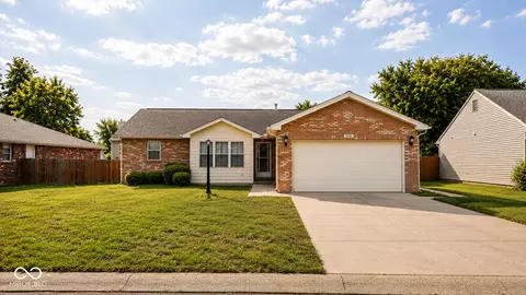 210 Bishop Dr, Seymour, IN 47274