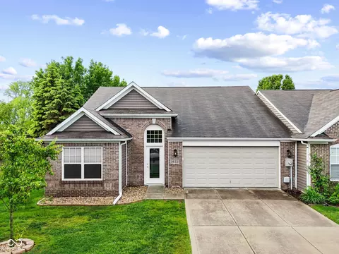 1033 Mount Olive Rd, Whiteland, IN 46184