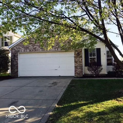2737 Dawnlake Dr, Indianapolis, IN 46217