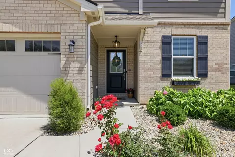 9767 Alzada Dr, Fishers, IN 46040