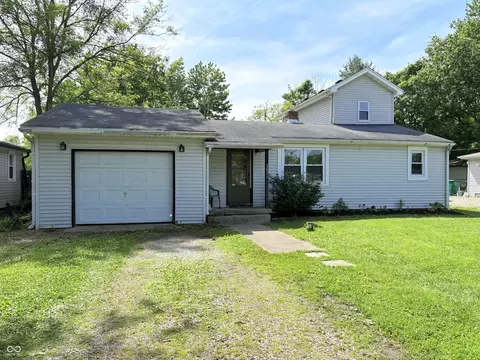 5631 N Clover West Dr, Fairland, IN 46126