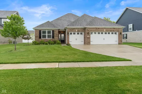 1697 Pelham Dr, Greenwood, IN 46143
