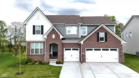 11845 Lyndale Dr, Fishers, IN 46040