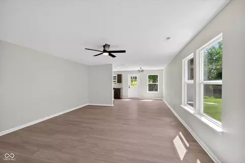 Living - 2145 Shadowbrook Dr, Plainfield, IN 46168 photo 2 of 4