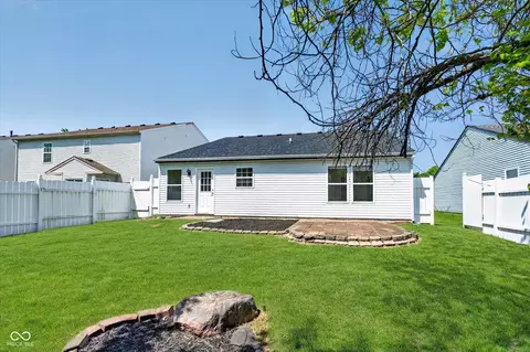 Exterior - 2145 Shadowbrook Dr, Plainfield, IN 46168 photo 8 of 9