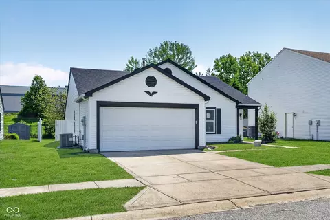 Exterior - 2145 Shadowbrook Dr, Plainfield, IN 46168 photo 2 of 9