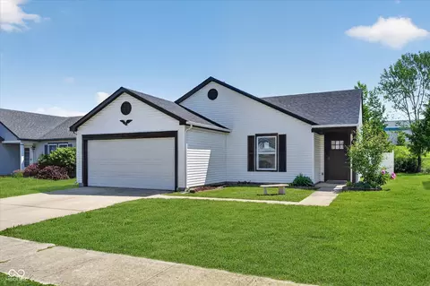 Exterior - 2145 Shadowbrook Dr, Plainfield, IN 46168 photo 3 of 9