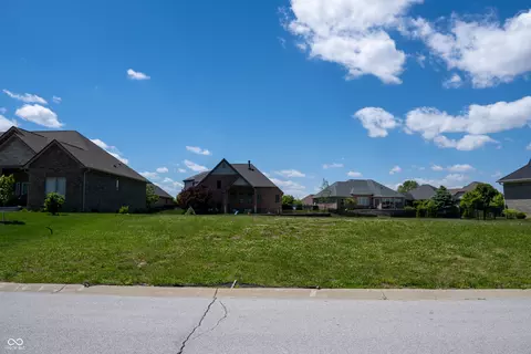 5581 Harness Dr, Greenwood, IN 46143