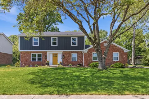 10716 W Lakeshore Dr, Carmel, IN 46033