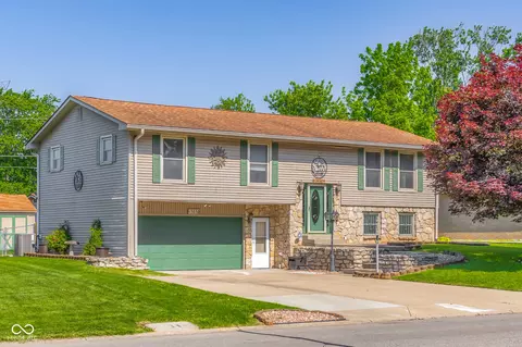 3030 Flintwood Dr, Columbus, IN 47203