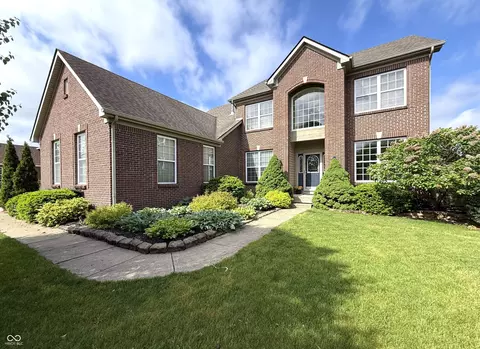 Exterior - 2094 Seneca Ln, Plainfield, IN 46168 photo 2 of 12
