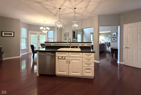 Kitchen - 2094 Seneca Ln, Plainfield, IN 46168 photo 4 of 5