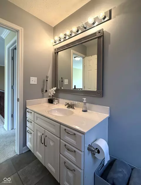 Bath - 2094 Seneca Ln, Plainfield, IN 46168 photo 6 of 6