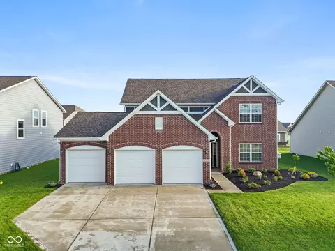 6912 W Cedarwood Cir, Mccordsville, IN 46055