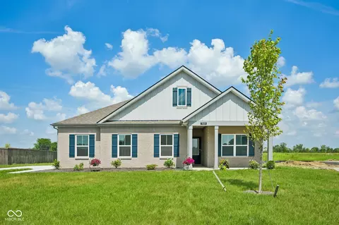 7808 Magnolia St, New Palestine, IN 46163
