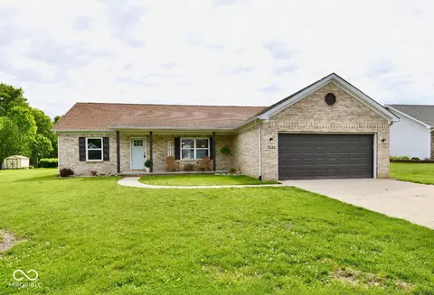 1095 S Teresa Dr, Martinsville, IN 46151
