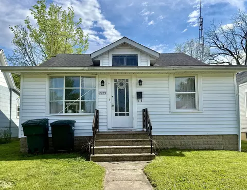 2225 W 7th St, Muncie, IN 47302