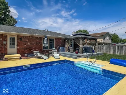 Exterior - 3345 30th St, Columbus, IN 47203 photo 6 of 14