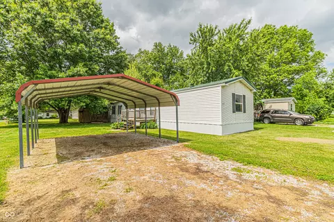 355 Gentlemen Pl, Cloverdale, IN 46120