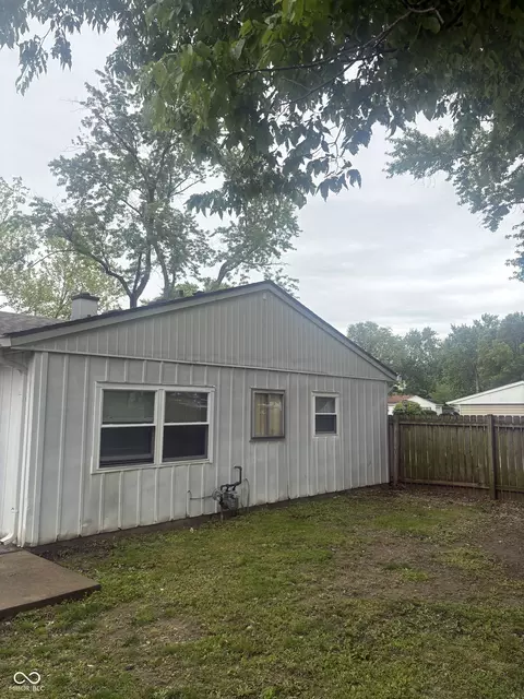 9920 Kramer Ct, Indianapolis, IN 46235