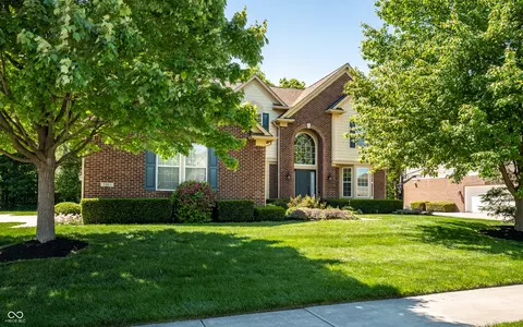 5865 Osage Dr, Carmel, IN 46033