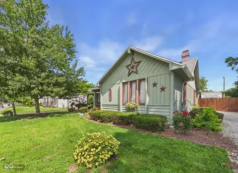 318 Vasbinder Dr, Chesterfield, IN 46017