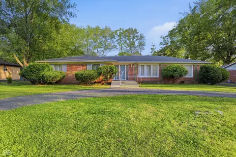 1015 Fairway Dr, Indianapolis, IN 46260