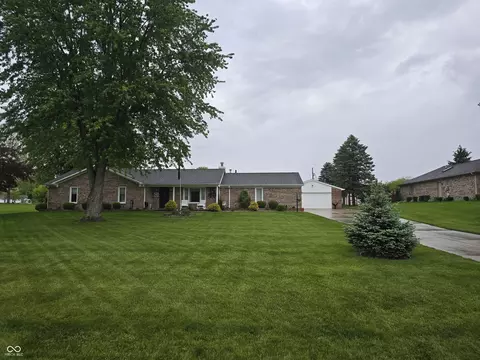 1961 N Valley Ln, Greenfield, IN 46140