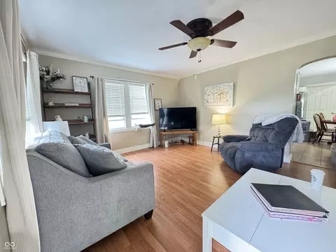 Living - 2722 17th St, Columbus, IN 47201 photo 2 of 6