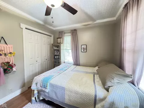 Bedroom - 2722 17th St, Columbus, IN 47201 photo 5 of 7