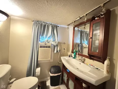 Bath - 2722 17th St, Columbus, IN 47201 photo 3 of 3