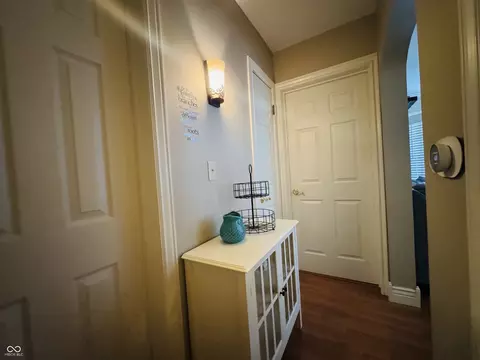 Entry Way - 2722 17th St, Columbus, IN 47201 photo 1 of 2