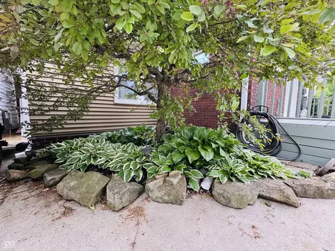 Exterior - 2722 17th St, Columbus, IN 47201 photo 13 of 27