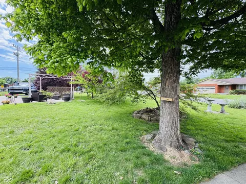 Exterior - 2722 17th St, Columbus, IN 47201 photo 9 of 27