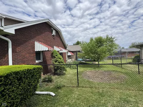 Exterior - 2722 17th St, Columbus, IN 47201 photo 20 of 27